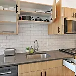 Stylish Apt With A Modern Kitchen - Wilson 418